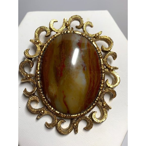 Vintage Marble Stone Brooch (?Accessocraft) Flourished Gold Tone Setting - Picture 1 of 4
